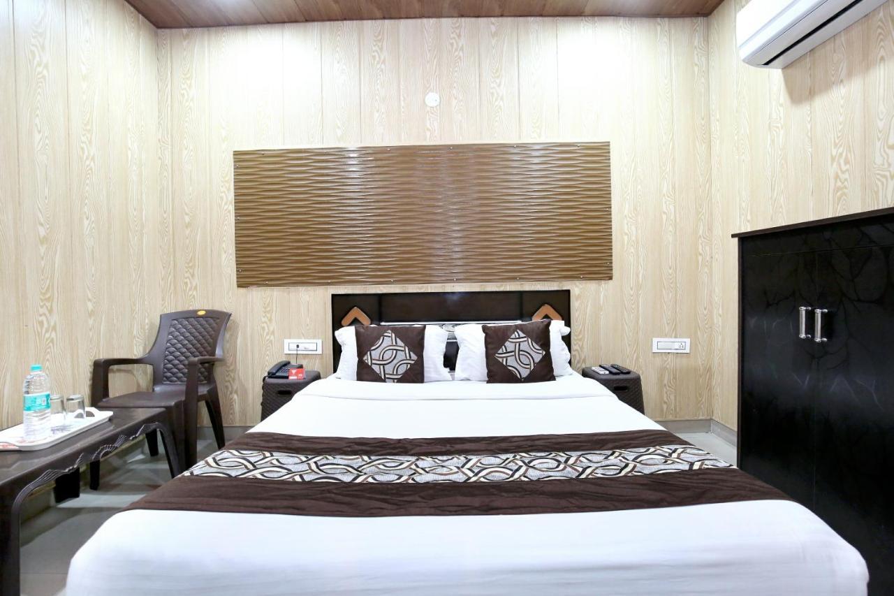 Oyo 8105 Royale Guest House Ludhiana Dış mekan fotoğraf