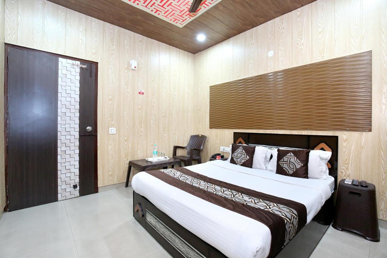 Oyo 8105 Royale Guest House Ludhiana Dış mekan fotoğraf