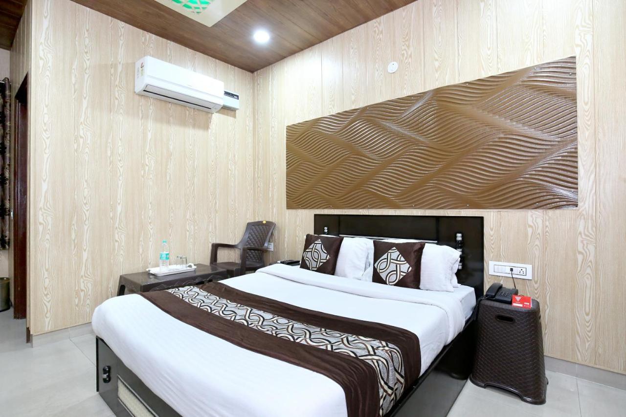 Oyo 8105 Royale Guest House Ludhiana Dış mekan fotoğraf